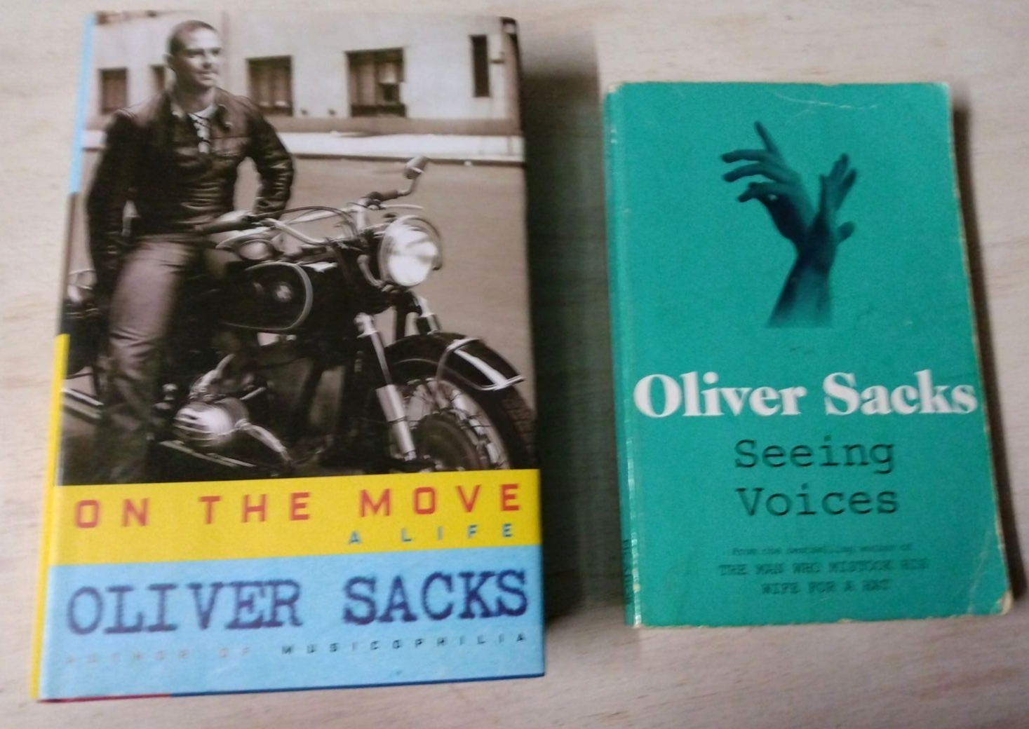 📚 Oliver Sacks Duo (2 Books) – Seeing Voices & On the Move: A Life – Neurology